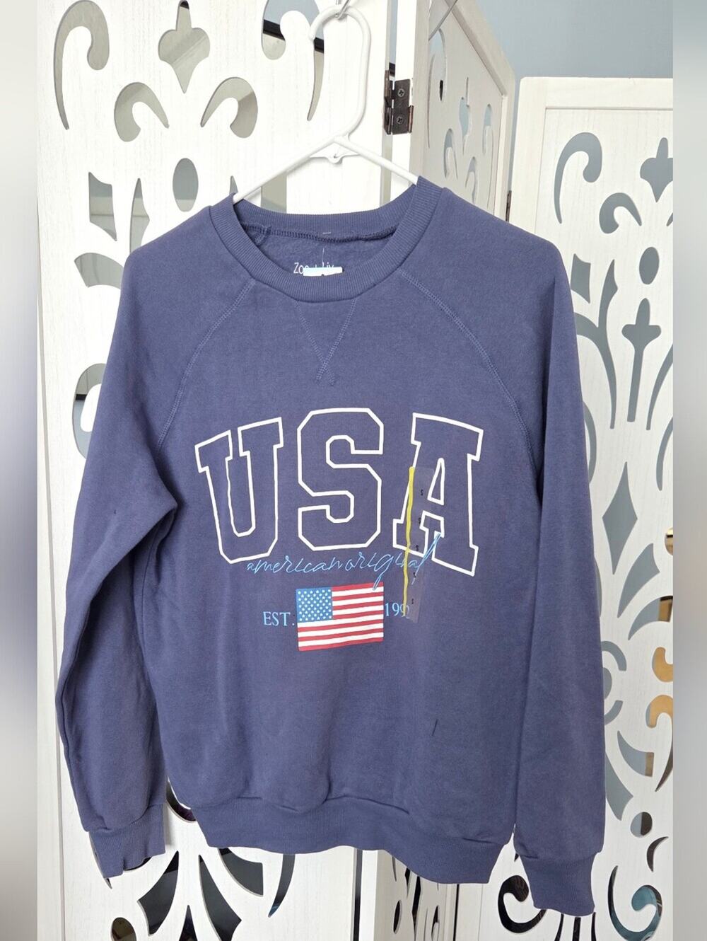 Zoe + Liv USA Sweatshirt Small NWT Blue American Original Est 1992 Pullover